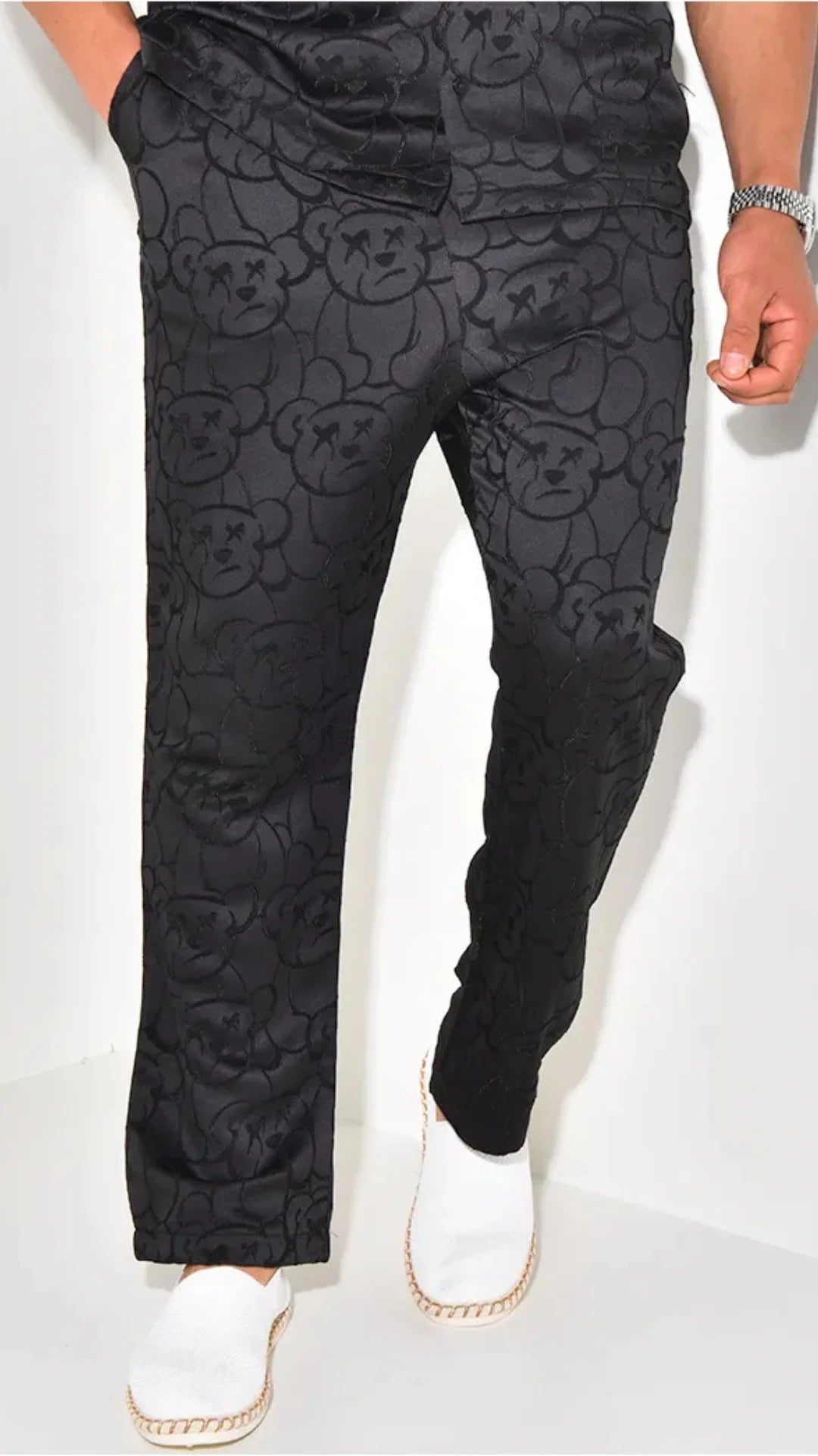 ENSEMBLE PANTALON ET CHEMISE À MOTIFS EN SATIN- noir