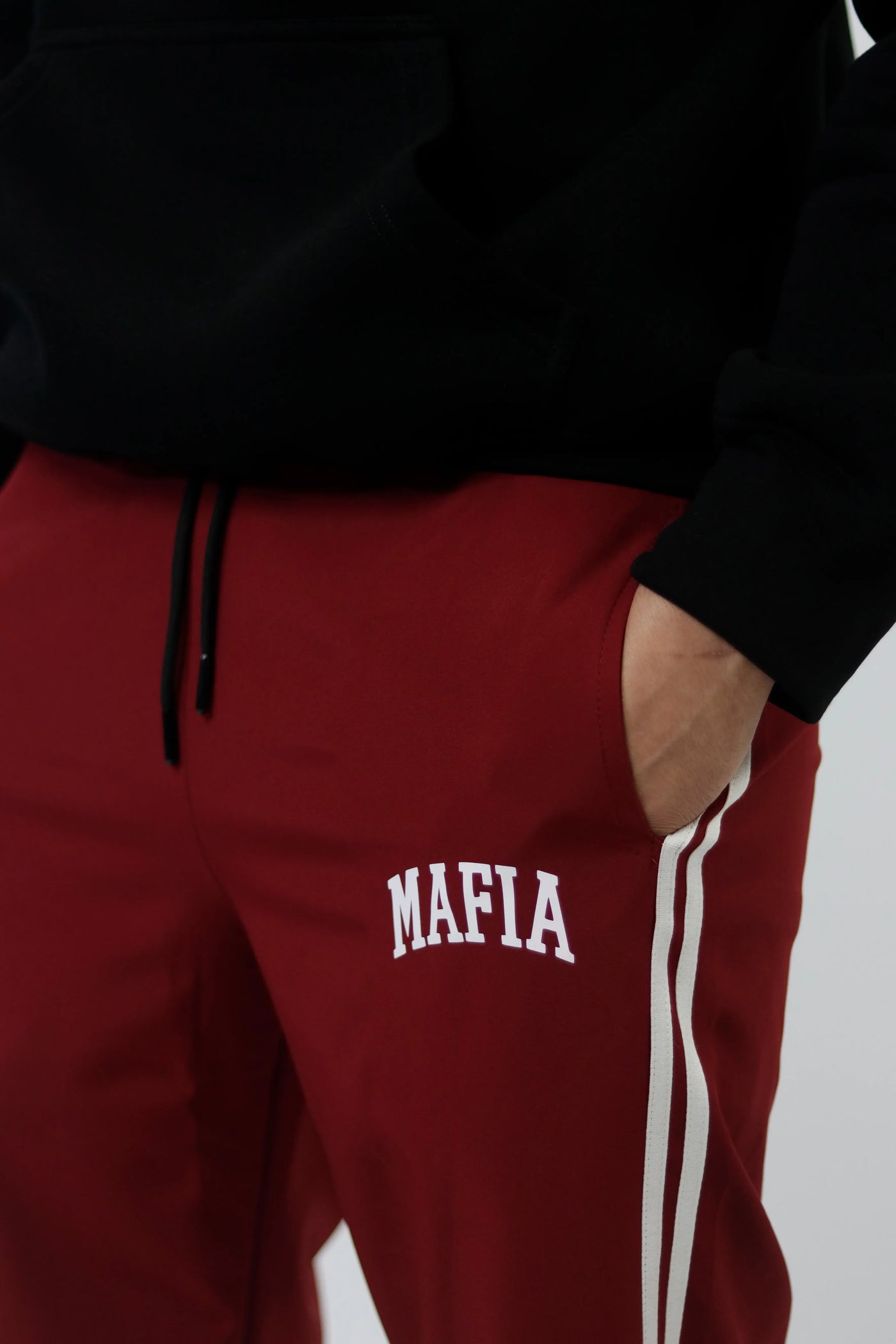 MAFIA LOOSE FIT STRIP JOGGER - Rouge Burgundy